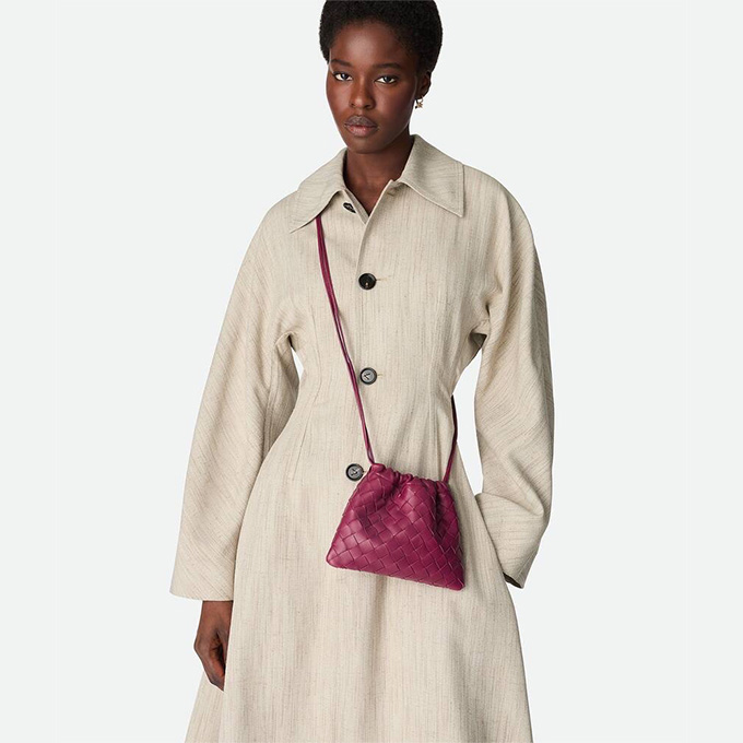 bottega veneta mini dustbag intrecciato leather drawstring crossbody pouch #816987